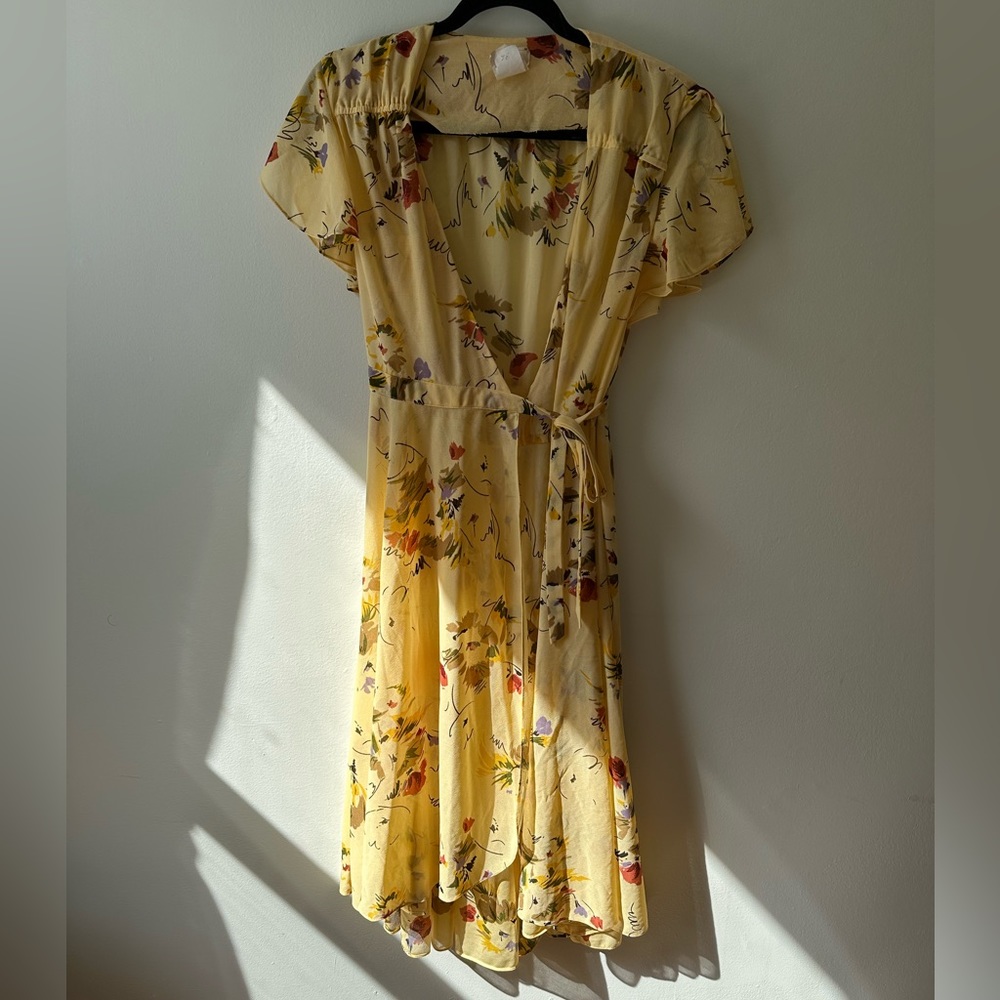 Vintage yellow, floral 80’s wrap dress